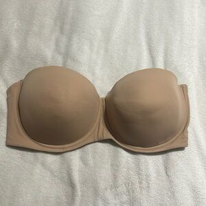 NWOT SKIMS strapless bra size  42DD